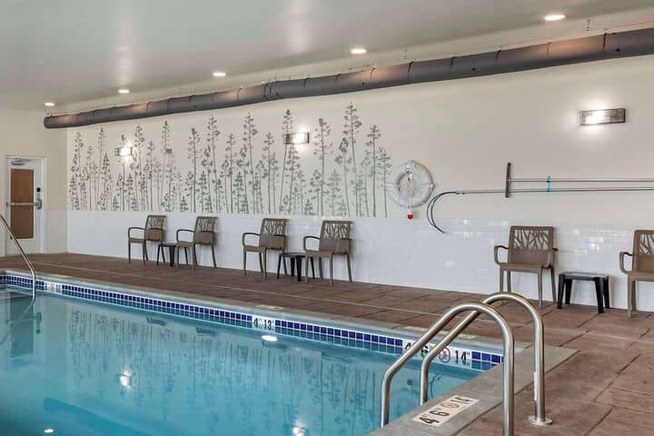 Pool 13 of 28