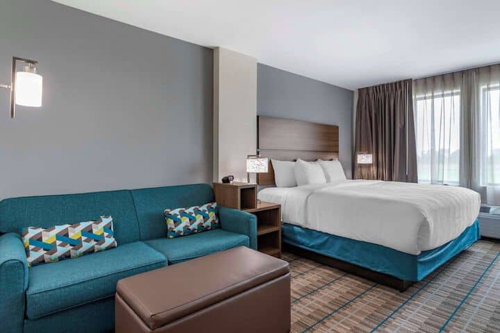 Room 5 of 28